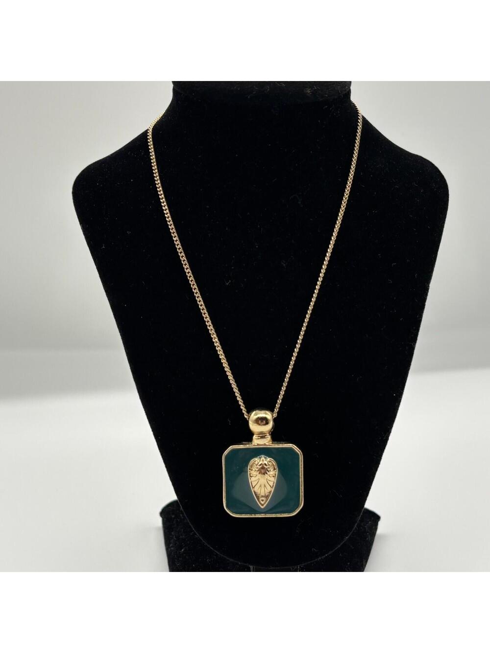 Vintage Style Green Enamel Pendant Charm w/ Gold Tone Chain Link Necklace
